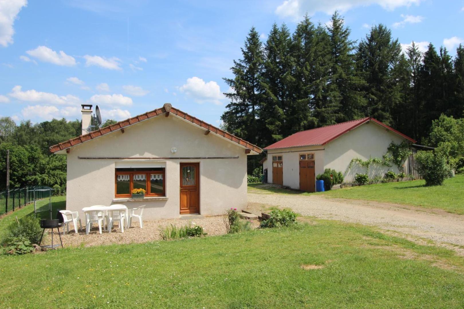 Au Bon Accueil Villa Peyrat-le-Chateau Exterior photo