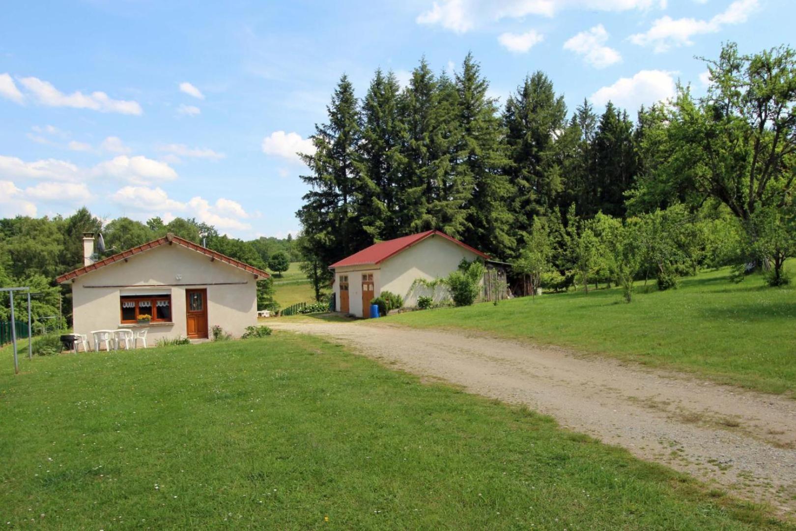Au Bon Accueil Villa Peyrat-le-Chateau Exterior photo